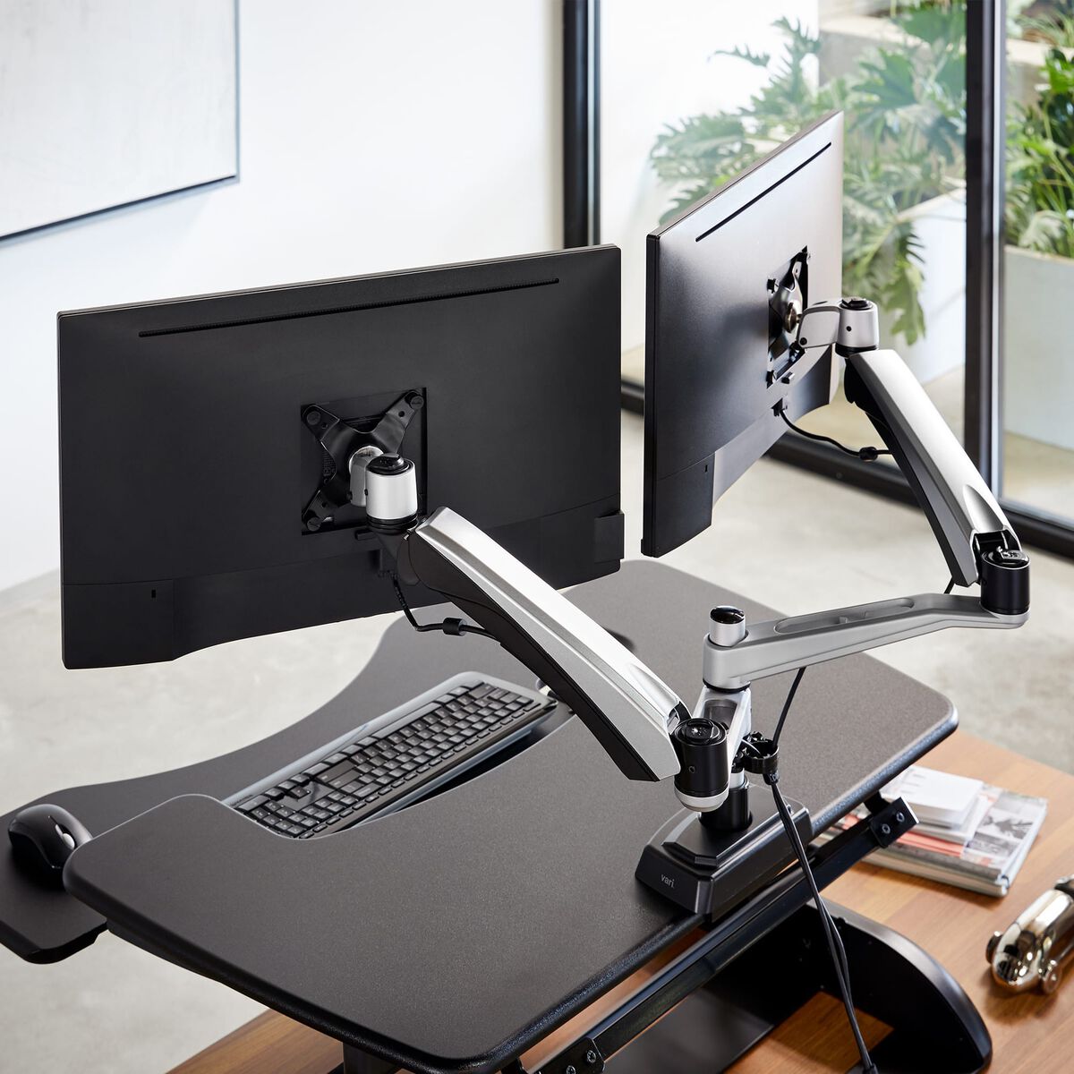 Dual-Monitor Arm