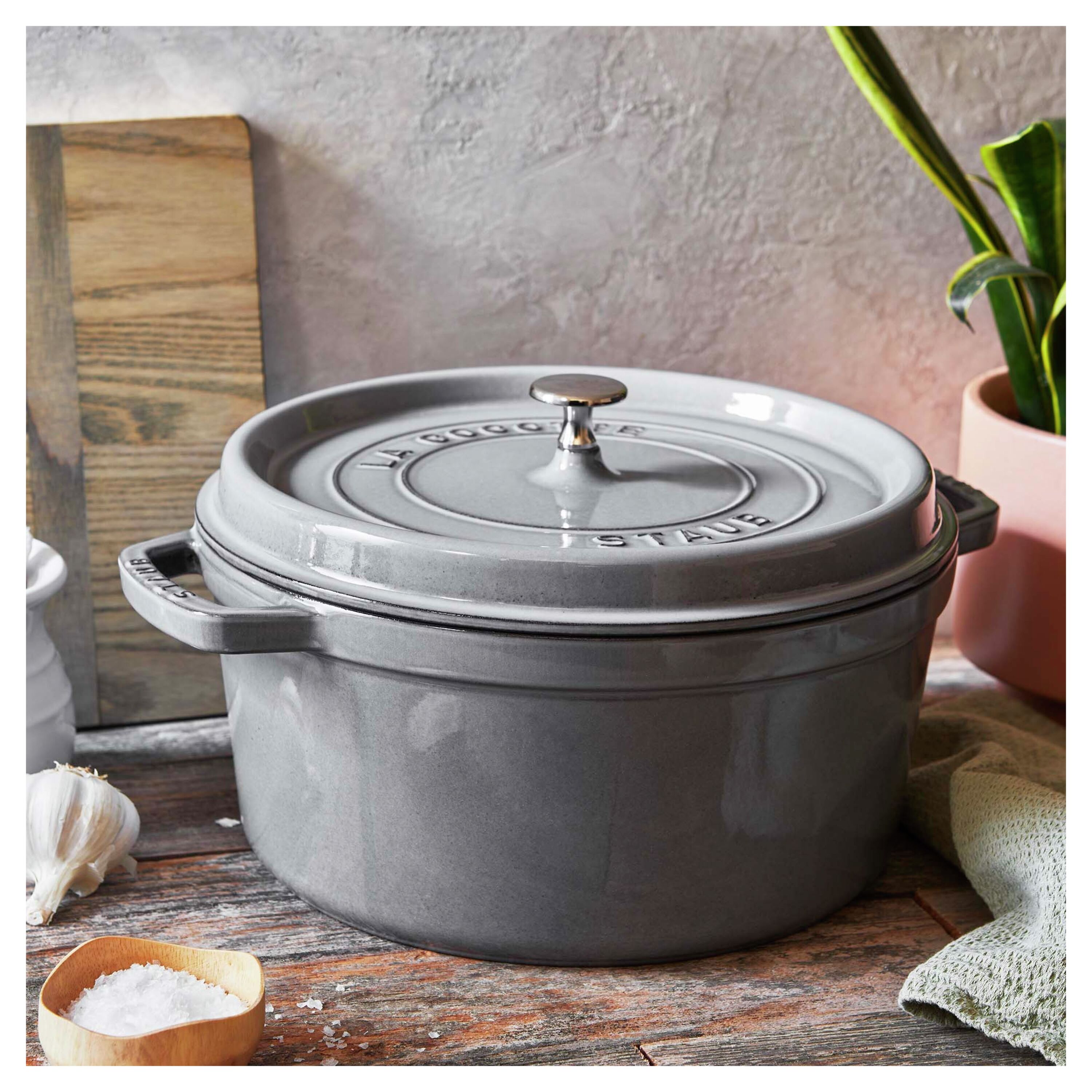 Round Cocotte, 5.5 Quart, Graphite Grey view 2